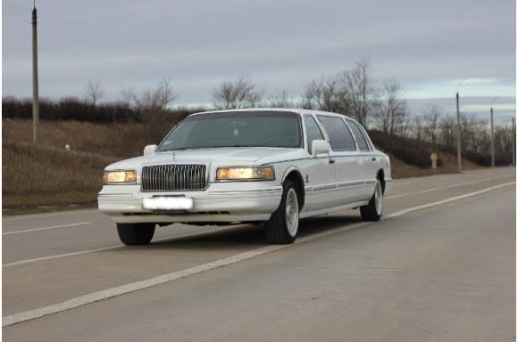 Lincoln Town Car 